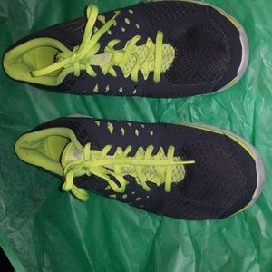Nike  running shoes sz 10